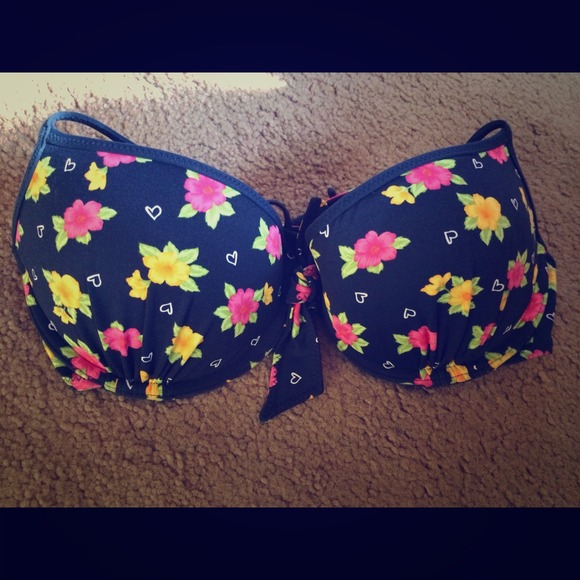 Hollister bikini top!