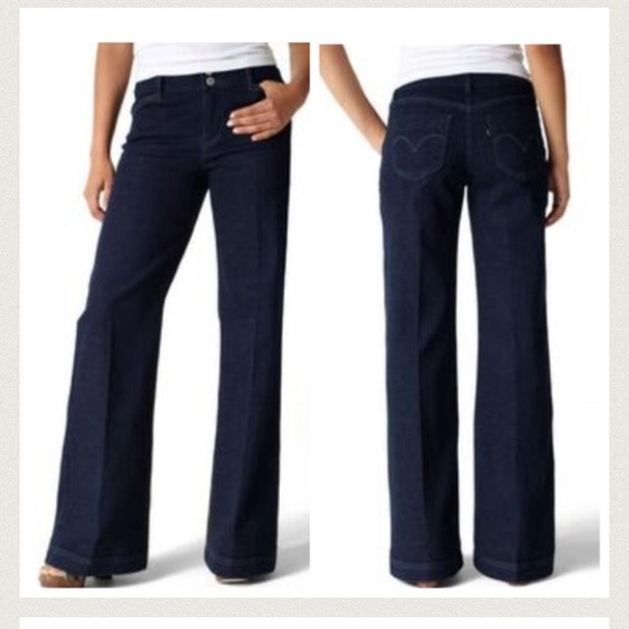 Levis HighRise Denim curve
