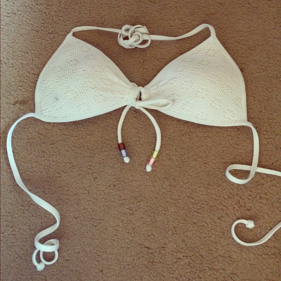 Adorable white bikini top!!