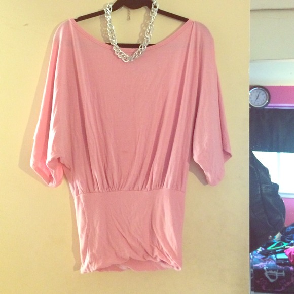 Adorable pretty pink top!