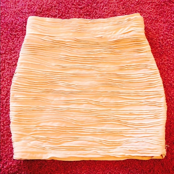 Salmon pink bodycon skirt