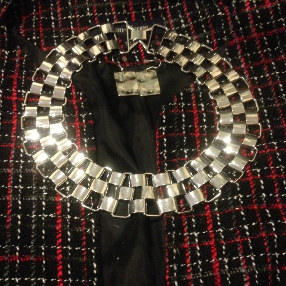 SOLD‼️Necklace Set NWOT - Picture 2 of 2