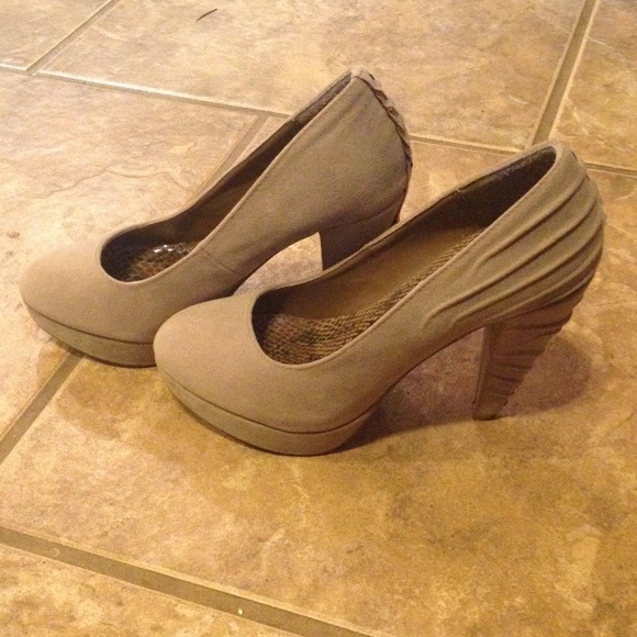 Cute sued nude heels