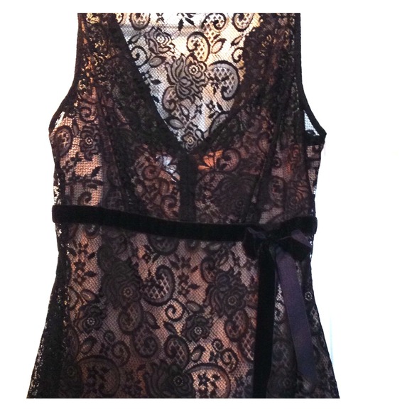 Lace black top