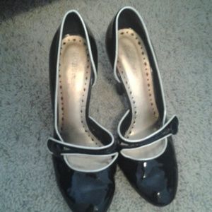 BCBG shoes