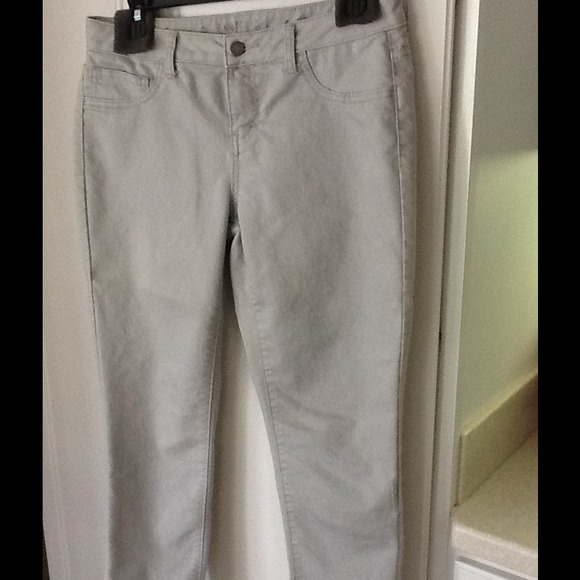 Jennifer Lopez Grey Capri Jean