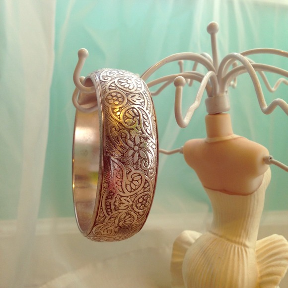 Floral Silver Bangle.