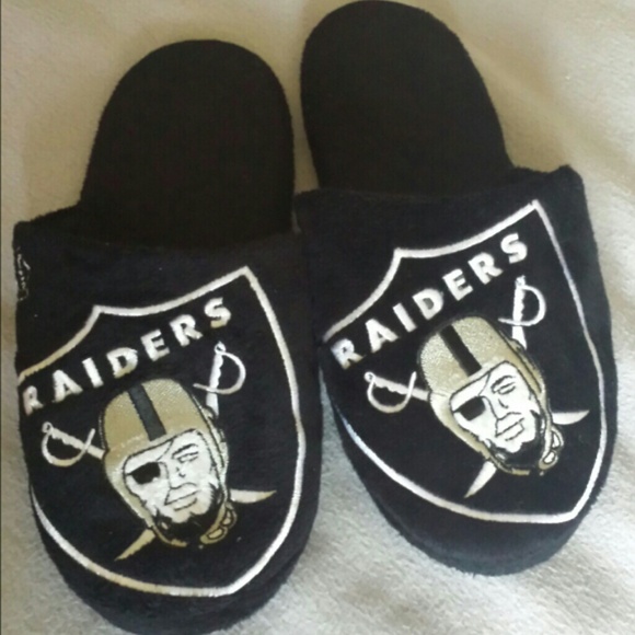 NEWW Raiders Slippers