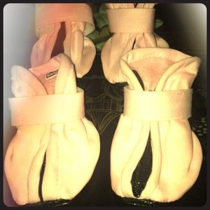 ⛔️sold⛔️Pink dog booties nwot