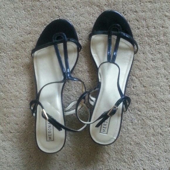 Semi dressy sandals - Picture 3 of 3