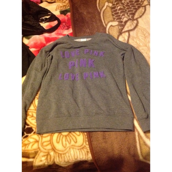 VS Pink Crewneck