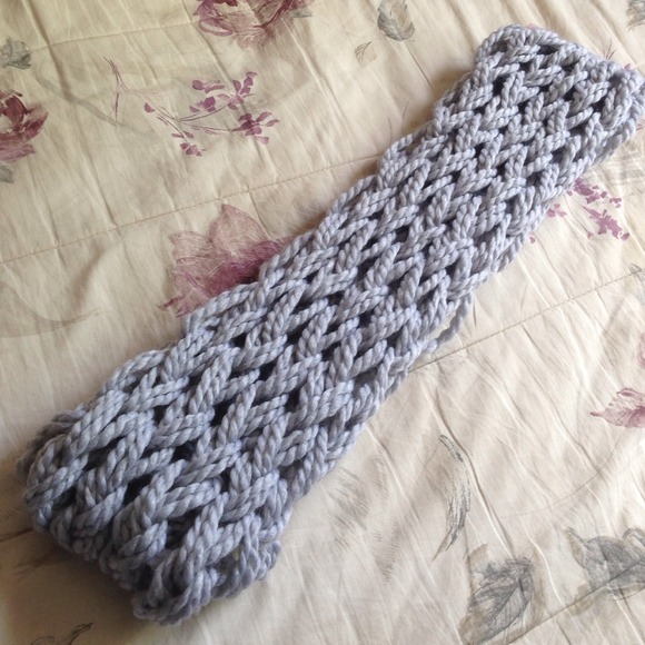 Chunky Knit Infinity Scarf - Picture 3 of 3
