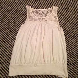 Adorable lacy top Express top