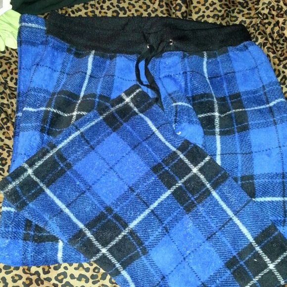 Blue plaid pajama pants (veryyyy soft!)