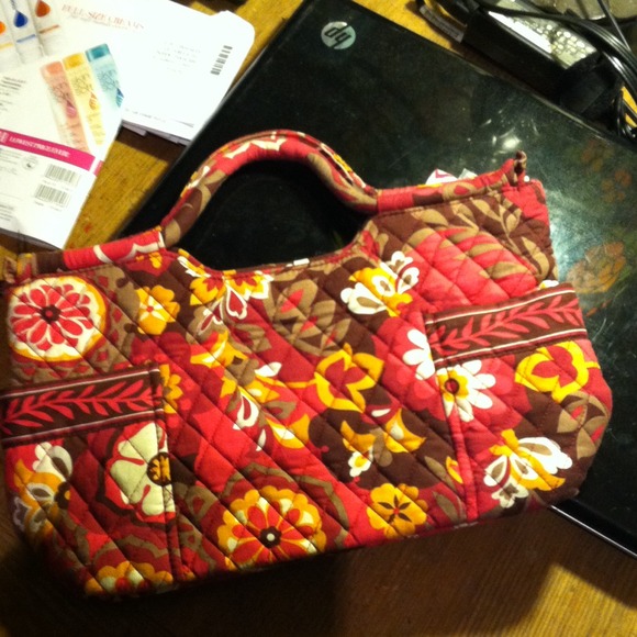 Vera Bradley handbag. Very clean.