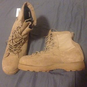 Size 9wide ARMY Boots