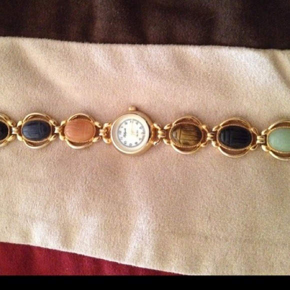 Accessories - Classy Beautiful stone/gold bracelet watch!