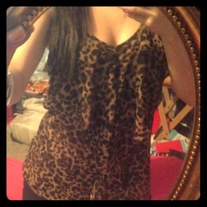 TRADED 🚫 Cheetah Top ❤️