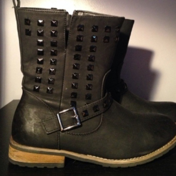 Brand new black studded biker boot
