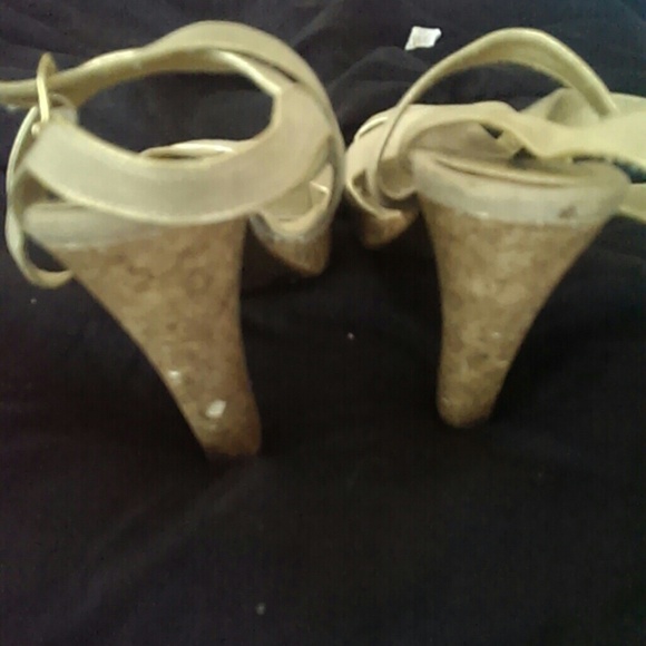 ⛔SOLD⛔Cork and canvas heels - Picture 4 of 4