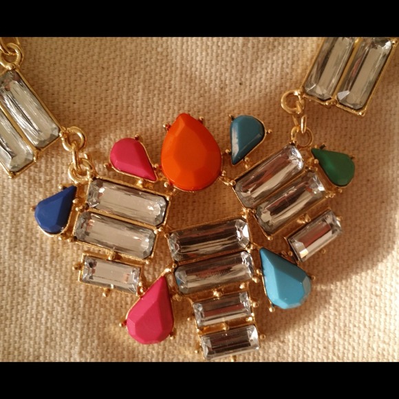 It's Friday necklace - Picture 3 of 4