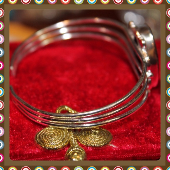 Tigers eye fashion bracelet🎉🎉HOST PICK🎉🎉 2/$20 - Picture 2 of 2