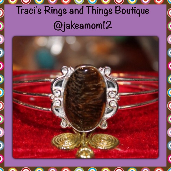 Jewelry - Tigers eye fashion bracelet🎉🎉HOST PICK🎉🎉 2/$20