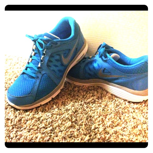 Nike Women's Dual Fusion Running Shoes sz9