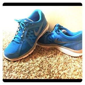 Nike Women's Dual Fusion Running Shoes sz9