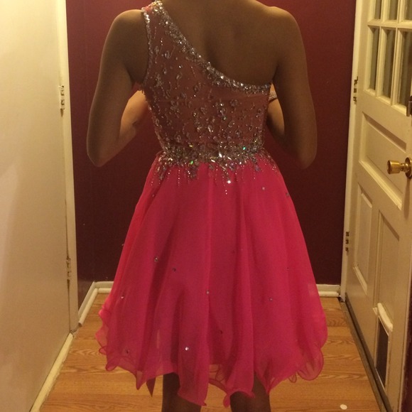 A prom dress - Picture 2 of 2