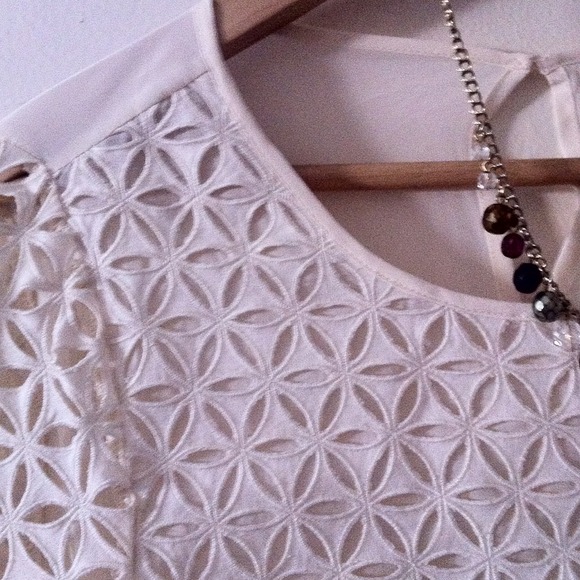 🚫SOLD🚫J. Crew Flower cut out shirt - Picture 3 of 4