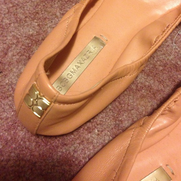 BCBGMAXAZRIA blush shimmer flats - Picture 2 of 3