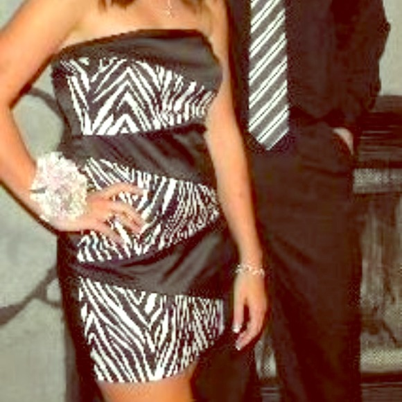 Zebra strapless dress