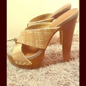 Chinese Laundry Platform Sandal