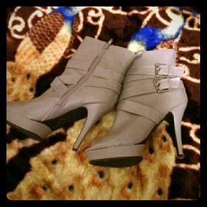 Peek a boo toe boot... ??