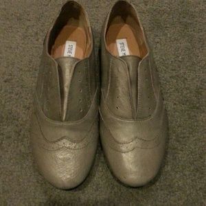 Steve madden grey oxford style flats