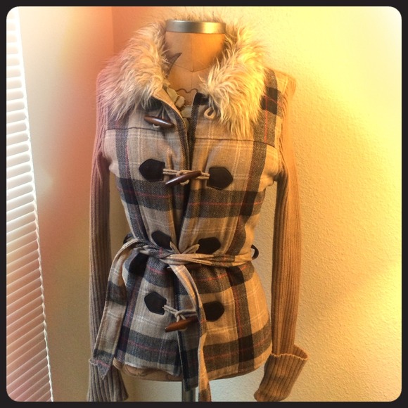 Super cute plaid coat with fur collar