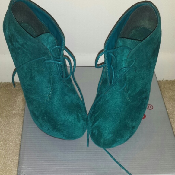 Suede wedge - Picture 1 of 2