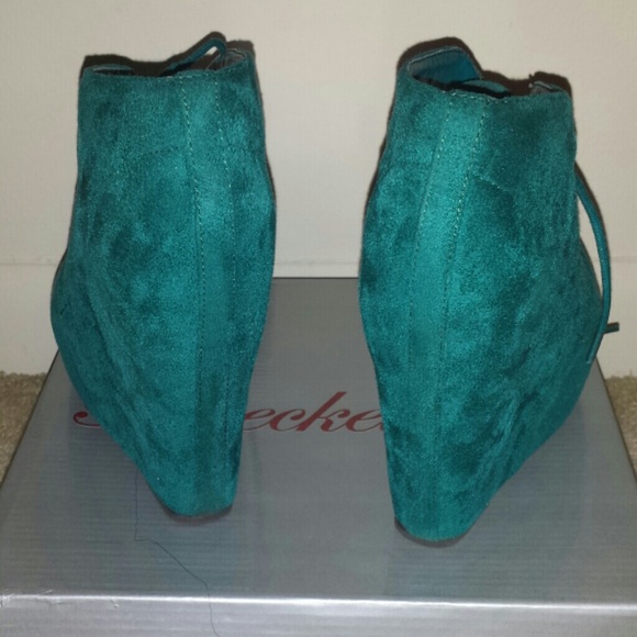 Suede wedge - Picture 2 of 2