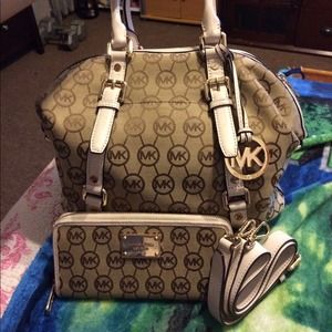 Michael kors purse