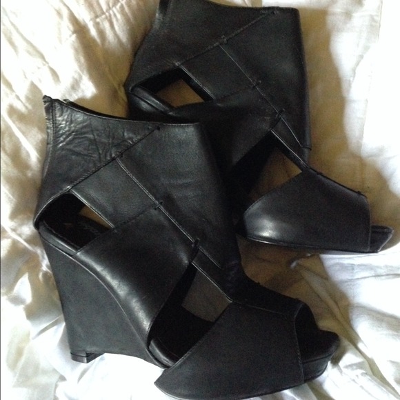 Faryl Robin Marisol Wedge Size 11 NEW