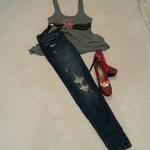 !REDUCED! Abercrombie distressed skinny jeans
