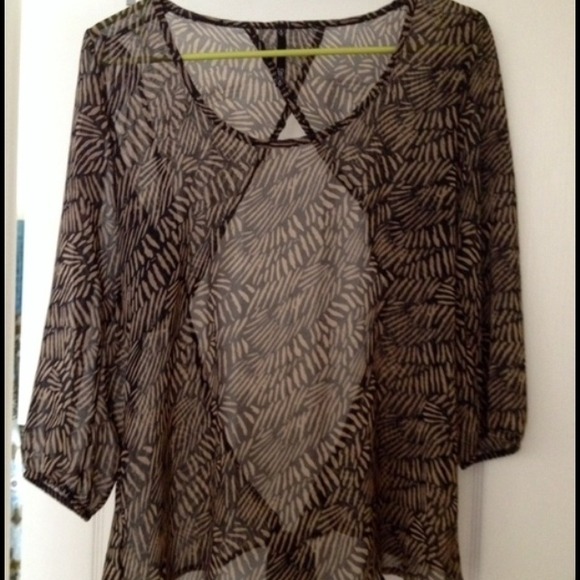 ❌SOLD❌ Sheer, cut out, printed shirt
