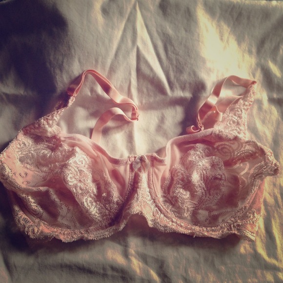 Bundle Set 1 Pink Lace 34C & 1 Blk & pink lace bra