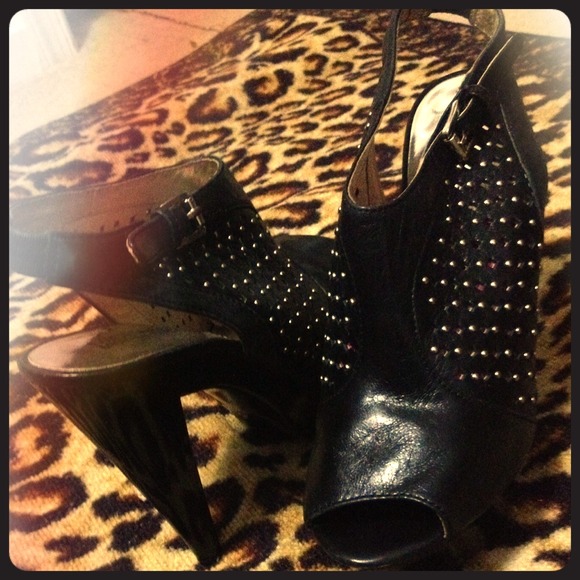 Mk heels