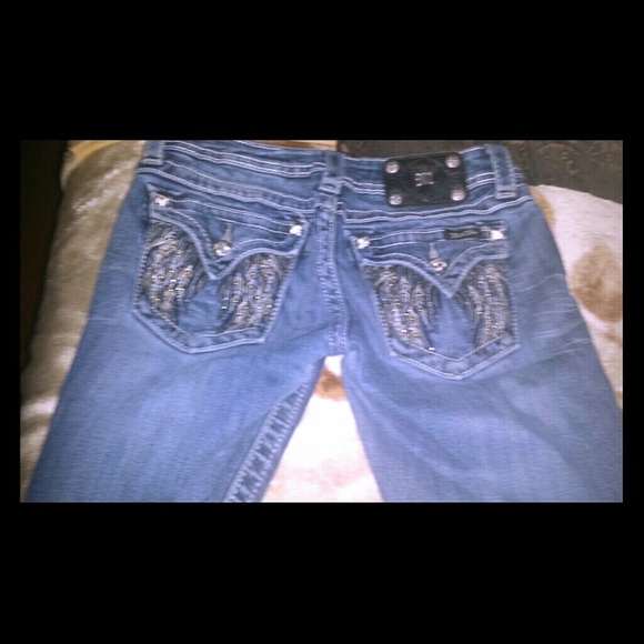 Miss me jeans had a small ripe that can be sowed