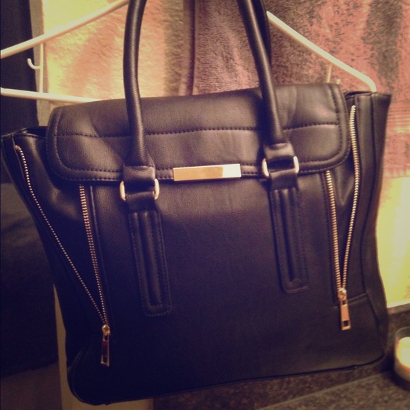 New black with good hardware handbag