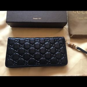 SOLD Gucci wallet