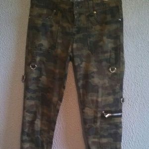 Adorable camo skinny jeans