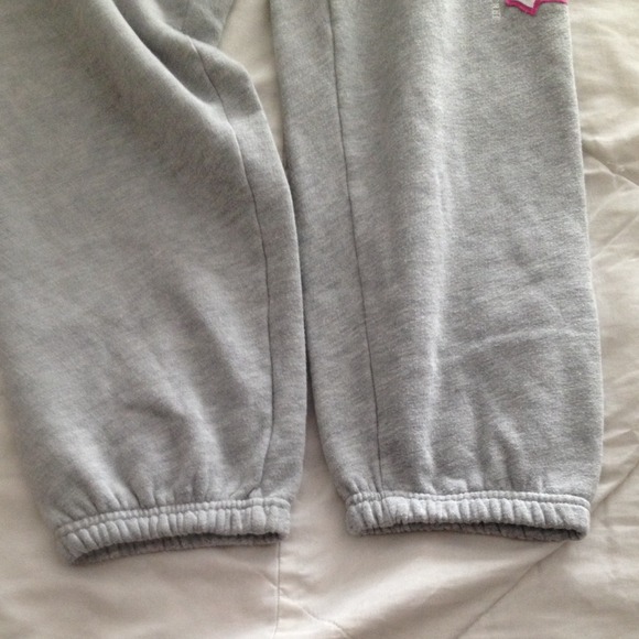🚫SOLD🚫🎀Victoria secret sweat pants/add pics 🚫 - Picture 2 of 4